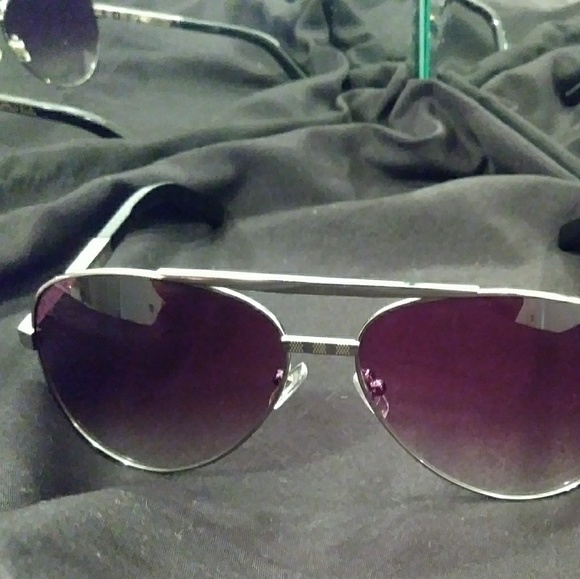 Authentic Louis Vuitton ATTITUDE GOLD z0340u Sungl - Picture 1 of 7